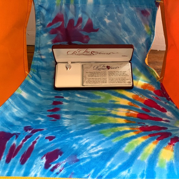 The reunion heart necklace - Picture 2 of 5